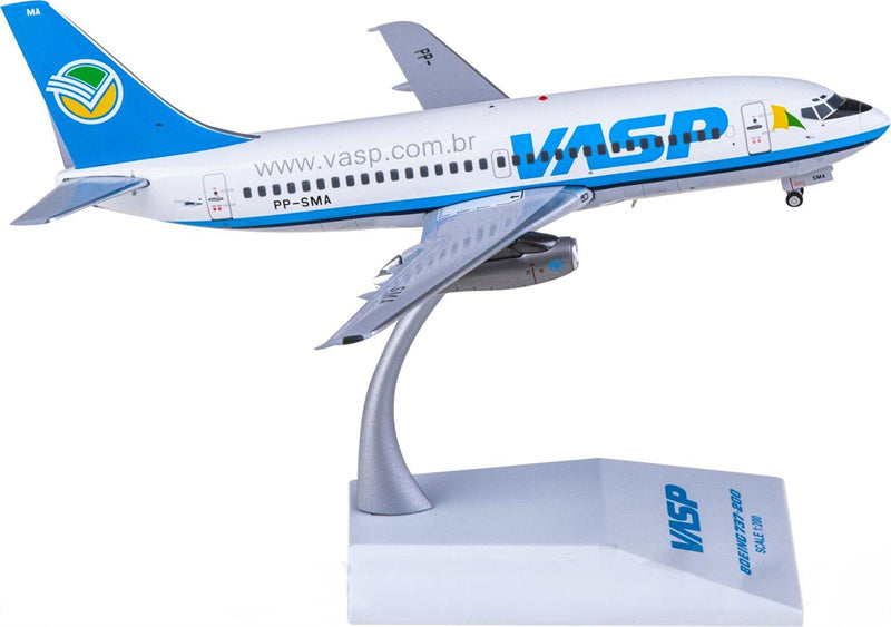 JC Wings 1:200 VASP Boeing 737-200 PP-SMA Diecast Model view 1