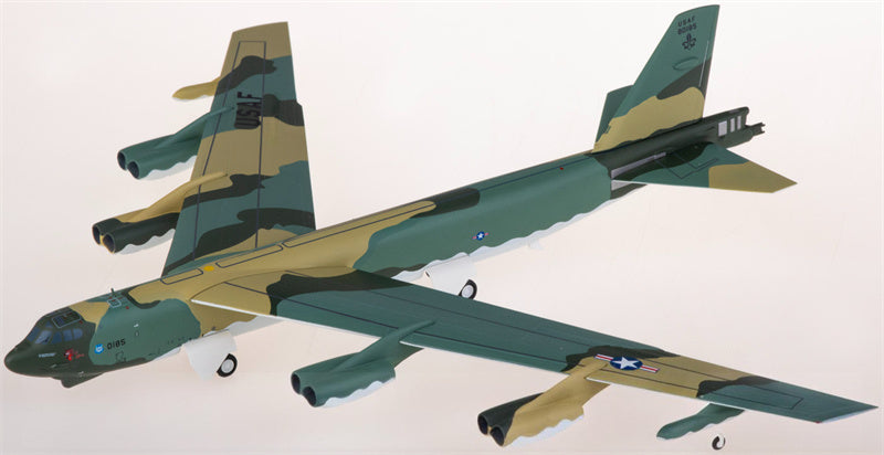 Herpa USAF for Boeing B-52G 58-0185 1:200 Airplane Pre-built  Airliner Model Display