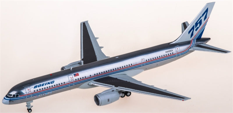 JC Wings Boeing 757-200 N505EA 1:200 Aircraft Pre-built  Airliner Model Display