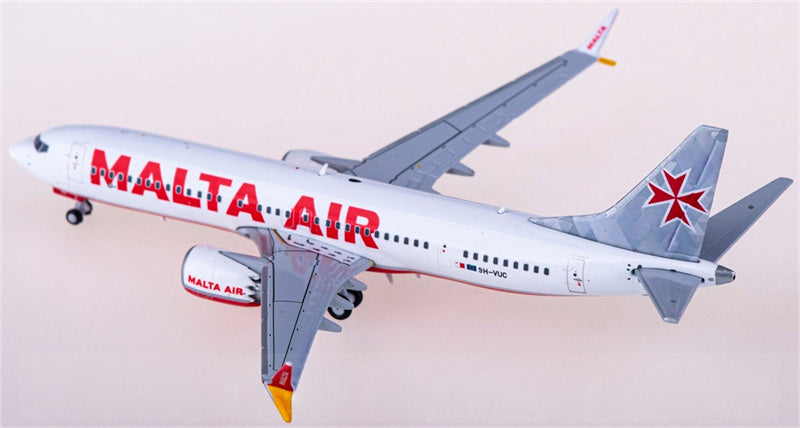 JC Wings Malta Air Boeing 737 MAX 8 9H-VUC 1:400 Diecast Model view 2