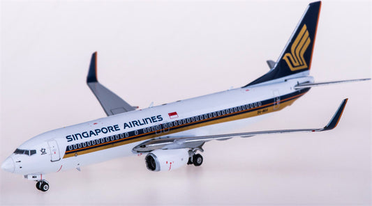 Phoenix Singapore Airlines Boeing 737-800 9V-MGA 1:400 Diecast Model view 1