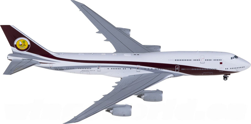 JC Wings Worldwide Aircraft Holding Boeing 747-8 BBJ VQ-BSK 1:400 Diecast Model view 1