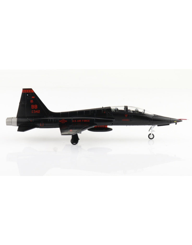 HOBBY MASTER Beale AFB T-38A USAF 1st RS/9th RW 1:72 Model 2006  Talon 65-10342