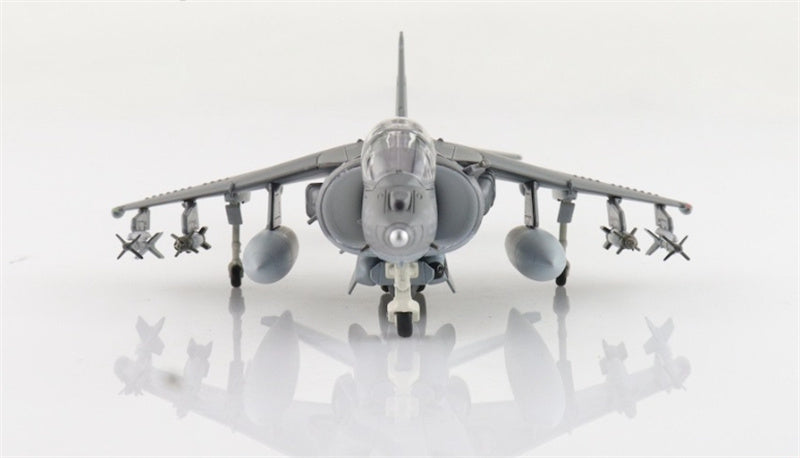 Hobby Master AV-8B plus Harrier II 163879 VMA-211 US Marines 2013 1:72 Airplane Pre-built Model