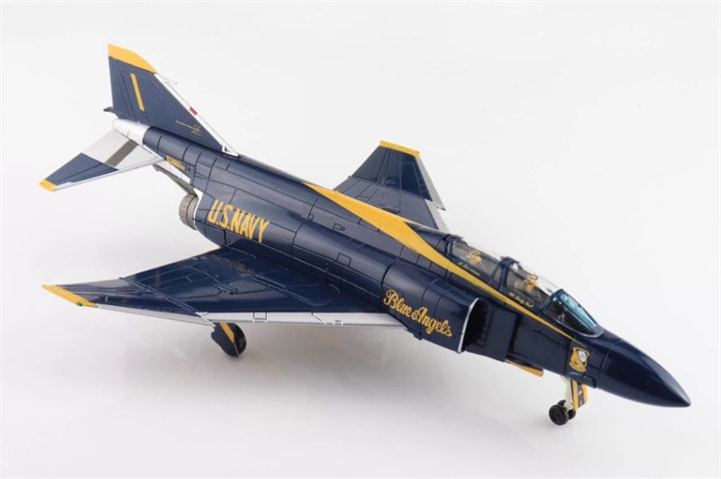 HOBBY MASTER F-4J Cdr. Harley Hall 153812 Cdr Harley Hall & AMHI Guy Giuffrai US Navy 1970 to 1971 1:72 Airplane Pre-built Model
