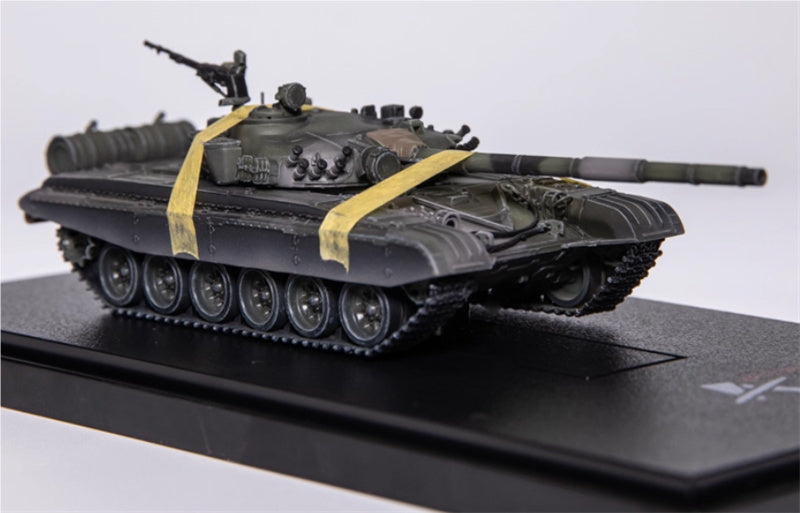 ARTISAN East German T-72G main battle tank Camouflage style new version 1:72 Tank Pre-built Model