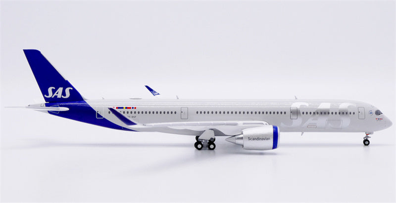 JC Wings 1:400 SAS Airbus A350-900XWB SE-RSF Diecast Model view 5