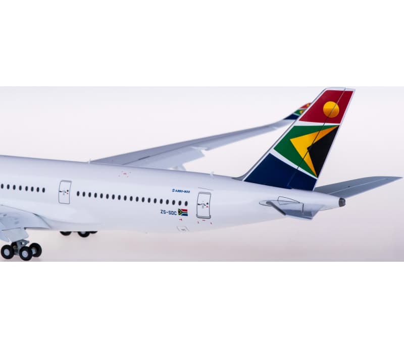 JC Wings South African Airways Airbus A350-900XWB ZS-SDC Flaps down 1:200 Aircraft Pre-built  Airliner Model Display