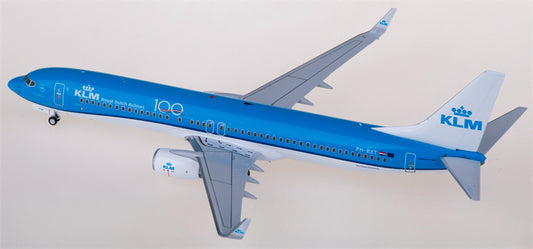 NG Models KLM Boeing 737-900 PH-BXT 1:200 Diecast Model view 1
