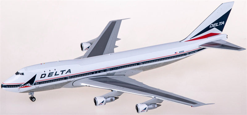 Phoenix Delta Air Lines Boeing 747-100 N9896 1:400 Diecast Model view 1