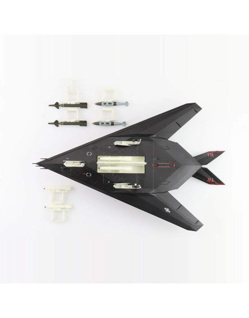 HOBBY MASTER US Air Force F-117A Nighthawk  1:72 Model 2021   88-0841