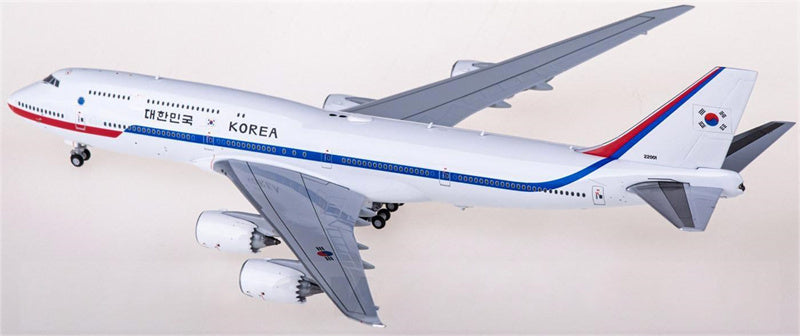 JC Wings ROKAF Boeing 747-8 HL7643 1:400 Diecast Model view 2