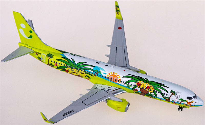 Phoenix Solaseed Air Boeing 737-800 JA803X 1:400 Diecast Model view 4