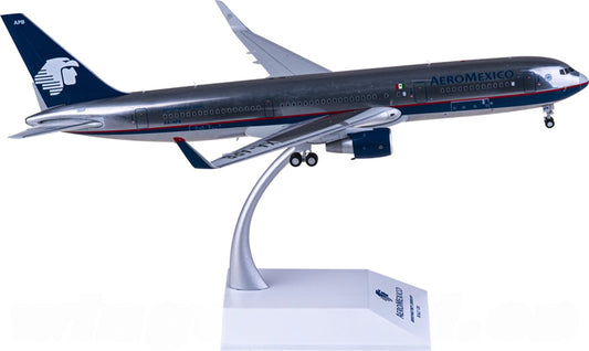 JC Wings Aeromexico Boeing 767-300ER XA-APB 1:200 Diecast Model view 1