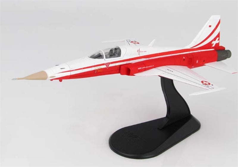 HOBBY MASTER F-5E Tiger II Swiss Patrol soldier Performance Squadron 1:72 Airplane Pre-built Model