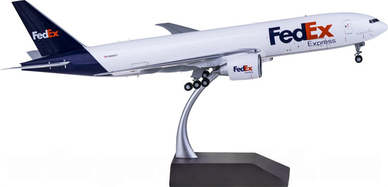 Geminijets FedEx Boeing 777-200LRF N888FD Interactive Series 1:200 Diecast Model view 3