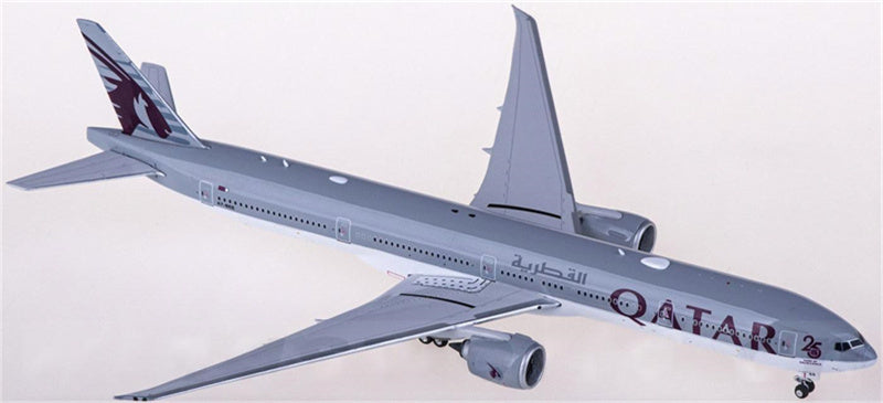 Phoenix Qatar Boeing 777-300ER A7-BEE 1:400 Diecast Model view 2