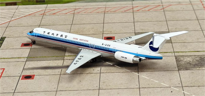 Phoenix China Northern Airlines McDonnell Douglas MD-82 B-2126 1:400 Aircraft Model
