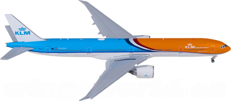 Geminijets KLM Boeing 777-300ER PH-BVA Flaps Down 1:400 Diecast Model view 1
