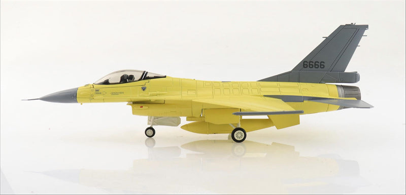 HOBBY MASTER ROCAF F-16V 17 SQN 1:72 Model 2023 Limited Edition Yellow Viper 6666