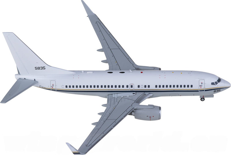 JC Wings US Navy Boeing 737-700 C-40A Clipper 165835 1:200 Diecast Model view 3