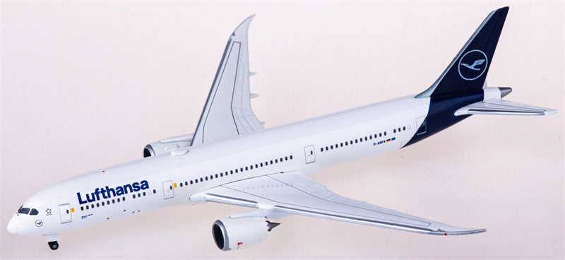 Herpa Lufthansa Boeing 787-9 Dreamliner D-ABPA 1:500 Diecast Model view 2