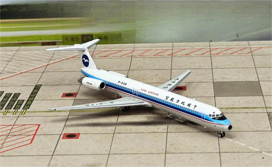 Phoenix China Northern Airlines McDonnell Douglas MD-82 B-2126 1:400 Aircraft Model