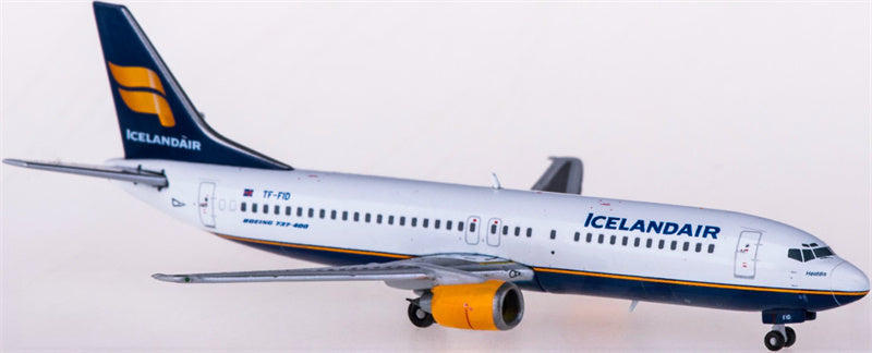 JC Wings Icelandair Boeing 737-400 TF-FID 1:400 Diecast Model view 3