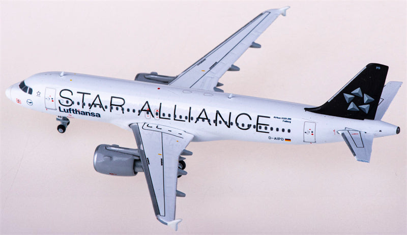 JC Wings Lufthansa Airbus A320 D-AIPD Star Alliance 1:400 Diecast Model view 3