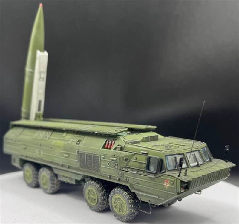AM Soviet Guard Spider (SS-23) Oka Tactical Ballistic Missile Pure green coating 1:72 Tank Pre-built Model