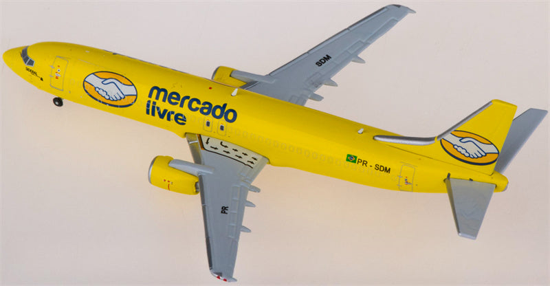 JC Wings Mercado Livre Boeing 737-400F PR-SDM 1:400 Diecast Model view 2
