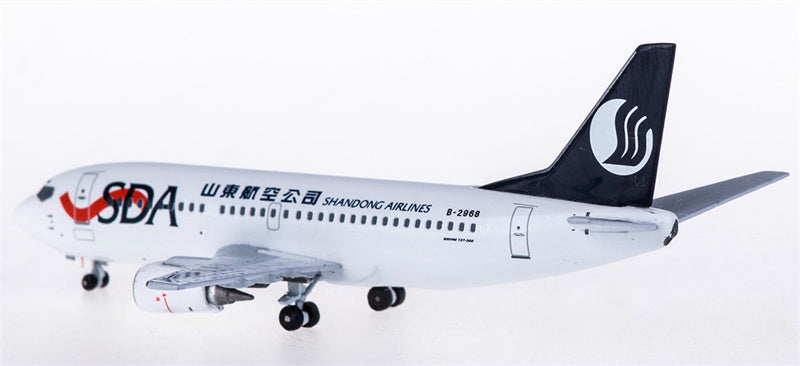 AeroClassics Shandong Airlines Boeing 737-300 B-2968 1:400 Diecast Model view 3