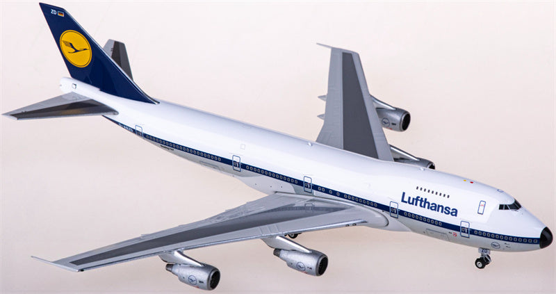 Phoenix Lufthansa Boeing 747-200 D-ABZD 1:400 Diecast Model view 1