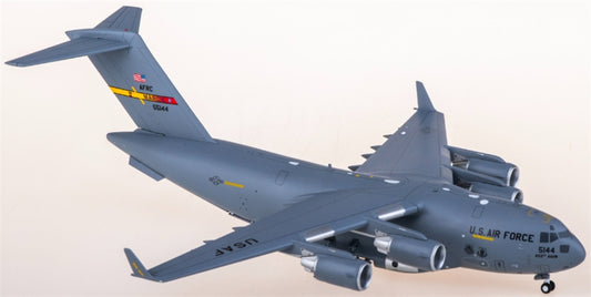 Geminijets USAF Boeing C-17A Globemaster III 05-5144 1:200 Diecast Model view 1