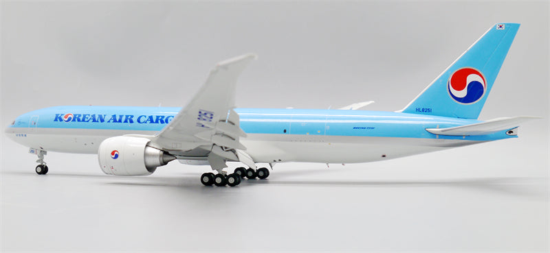 JC Wings 1:200 Korean Air Boeing 777-200F HL8251 Flaps down Diecast Model view 10