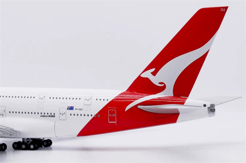 Apollo 1:200 Qantas Airways A380 VH-OQA DIECAST Model