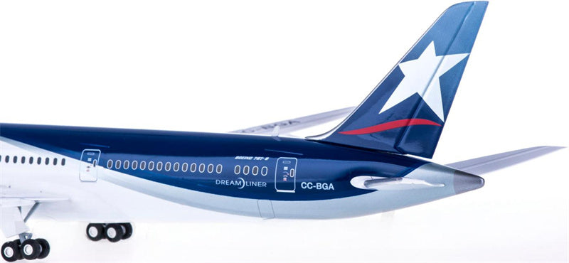 Herpa LAN Airlines Boeing 787-9 CC-BGA 1:200 ABS Model view 5