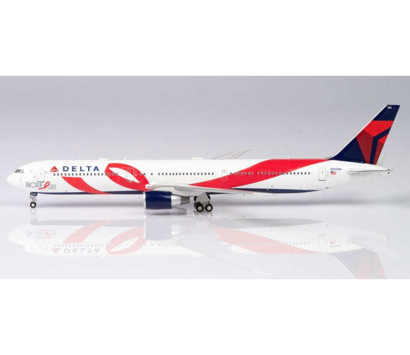 PandaModel 1:400 Delta Air Lines B767-400ER N845MH  DIECAST Model
