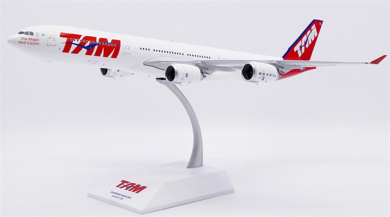 JC Wings 1:200 TAM Airlines Airbus A340-500 PT-MSL Diecast Model view 1