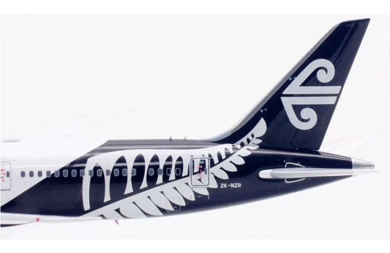 Aviation 1:400 Air New Zealand B787-9 ZK-NZR  DIECAST Model
