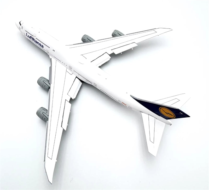 YY Wings Lufthansa Airlines Boeing 747-8 D-ABYP Flaps Down 1500th 1:400 Diecast Model view 2