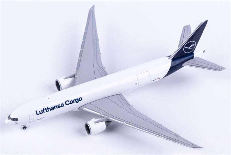 Herpa 1:500 Lufthansa Boeing 777-200LR D-ALFL  Diecast Model