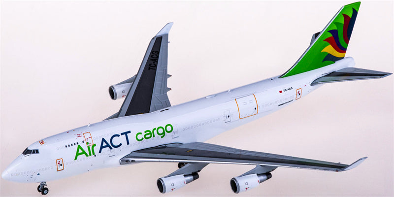 JC Wings ACT Cargo Air Boeing 747-400 TC-ACG 1:400 Diecast Model view 2