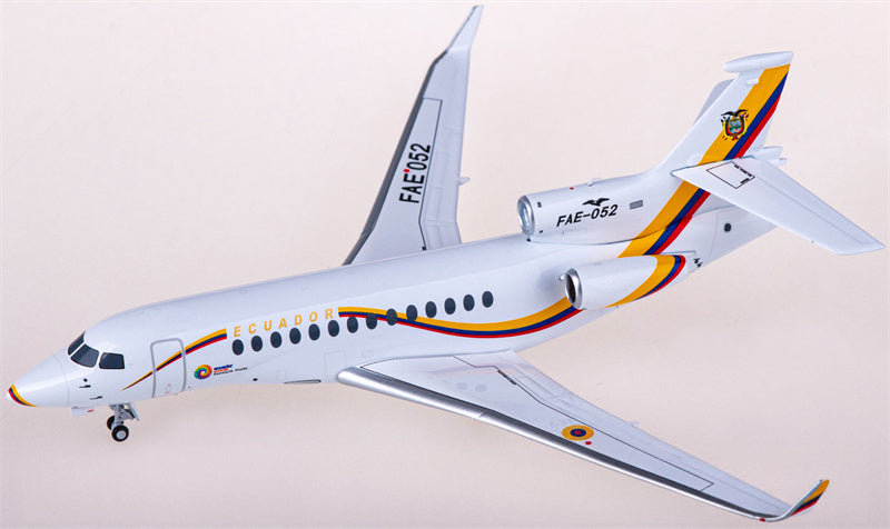 NG Models Ecuadorian Air Force Dassault Falcon 7X FAE-052 1:200 Diecast Model view 1