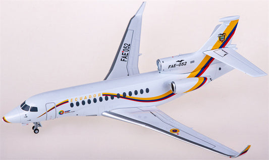 NG Models Ecuadorian Air Force Dassault Falcon 7X FAE-052 1:200 Diecast Model view 1