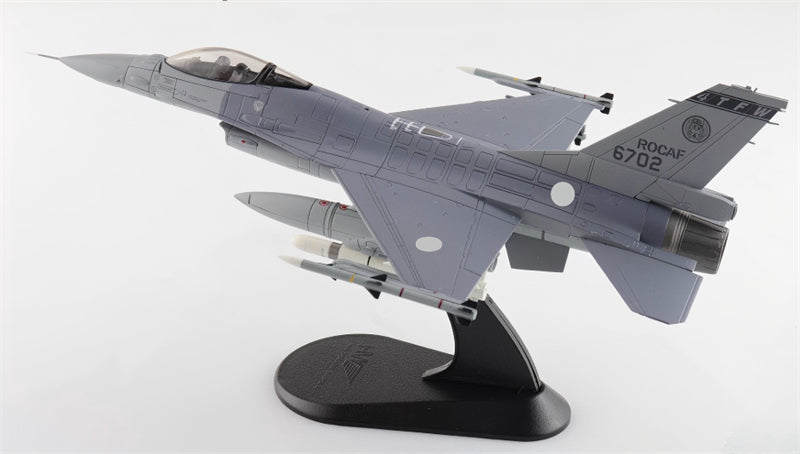 HOBBY MASTER ROCAF F-16V 23rd Tactical Fighter Group 1:72 Model  AGM-84 Harpoon anti-ship missile  6702