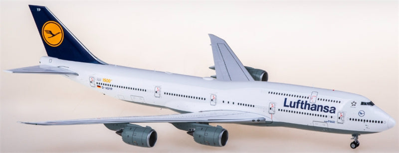 SQ Wings Lufthansa Boeing 747-8 D-ABYP 1:200 Diecast Model view 1
