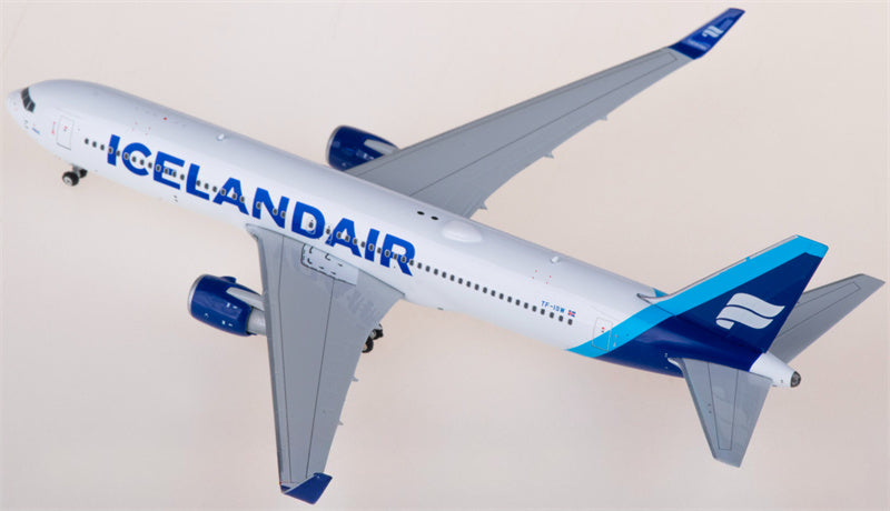 Phoenix Icelandair Boeing 767-300ER TF-ISW Boreal Blue 1:400 Diecast Model view 2