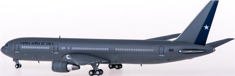 JC Wings Chilean Air Force Boeing 767-300ER 985 1:400 Diecast Model view 1