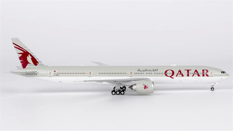 NG Models Qatar Boeing 777-300ER A7-BAV 1:400 Diecast Model view 3